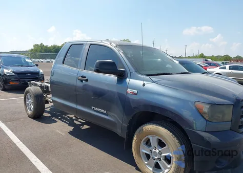 2010 Toyota Tundra Grade 5.7L V8 из США, поврежденный, VIN 5TFUW5F12AX142307